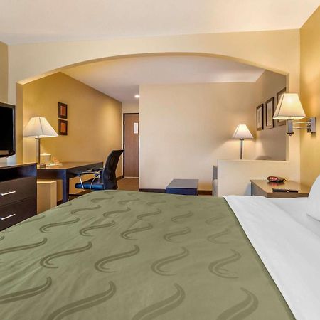 Quality Inn & Suites Lenexa Kansas City Εξωτερικό φωτογραφία