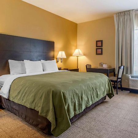 Quality Inn & Suites Lenexa Kansas City Εξωτερικό φωτογραφία