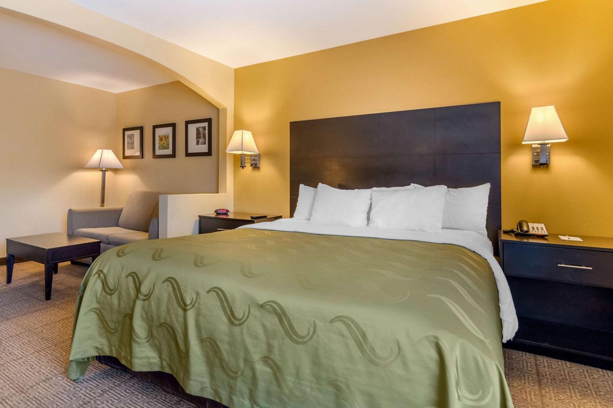 Quality Inn & Suites Lenexa Kansas City Εξωτερικό φωτογραφία